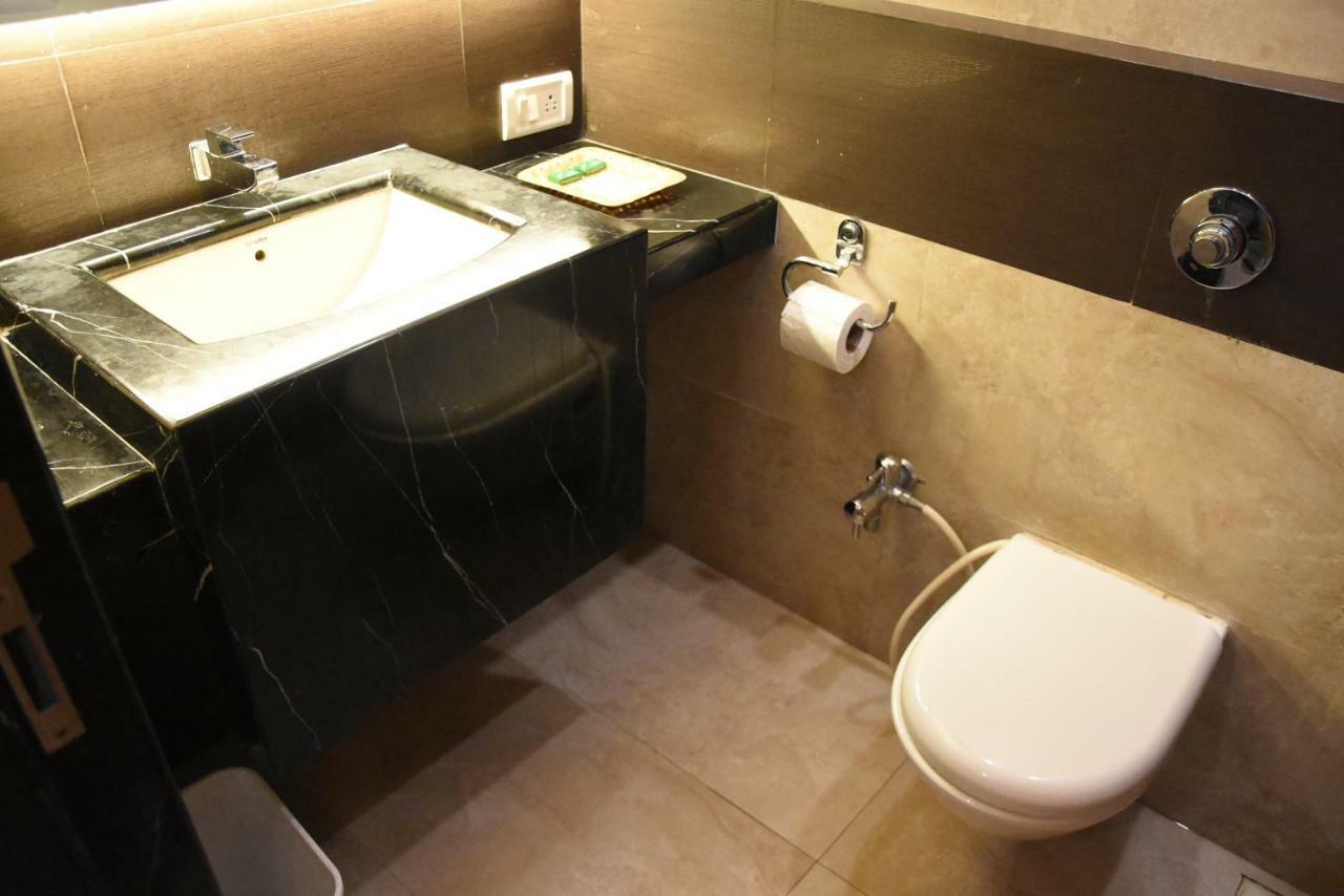 Hotel Landmark รัตนากีรี ภายนอก รูปภาพ