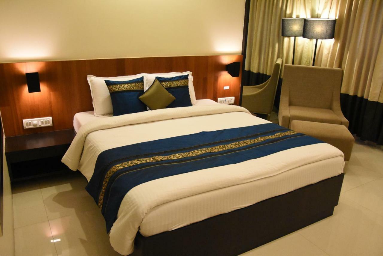 Hotel Landmark รัตนากีรี ภายนอก รูปภาพ
